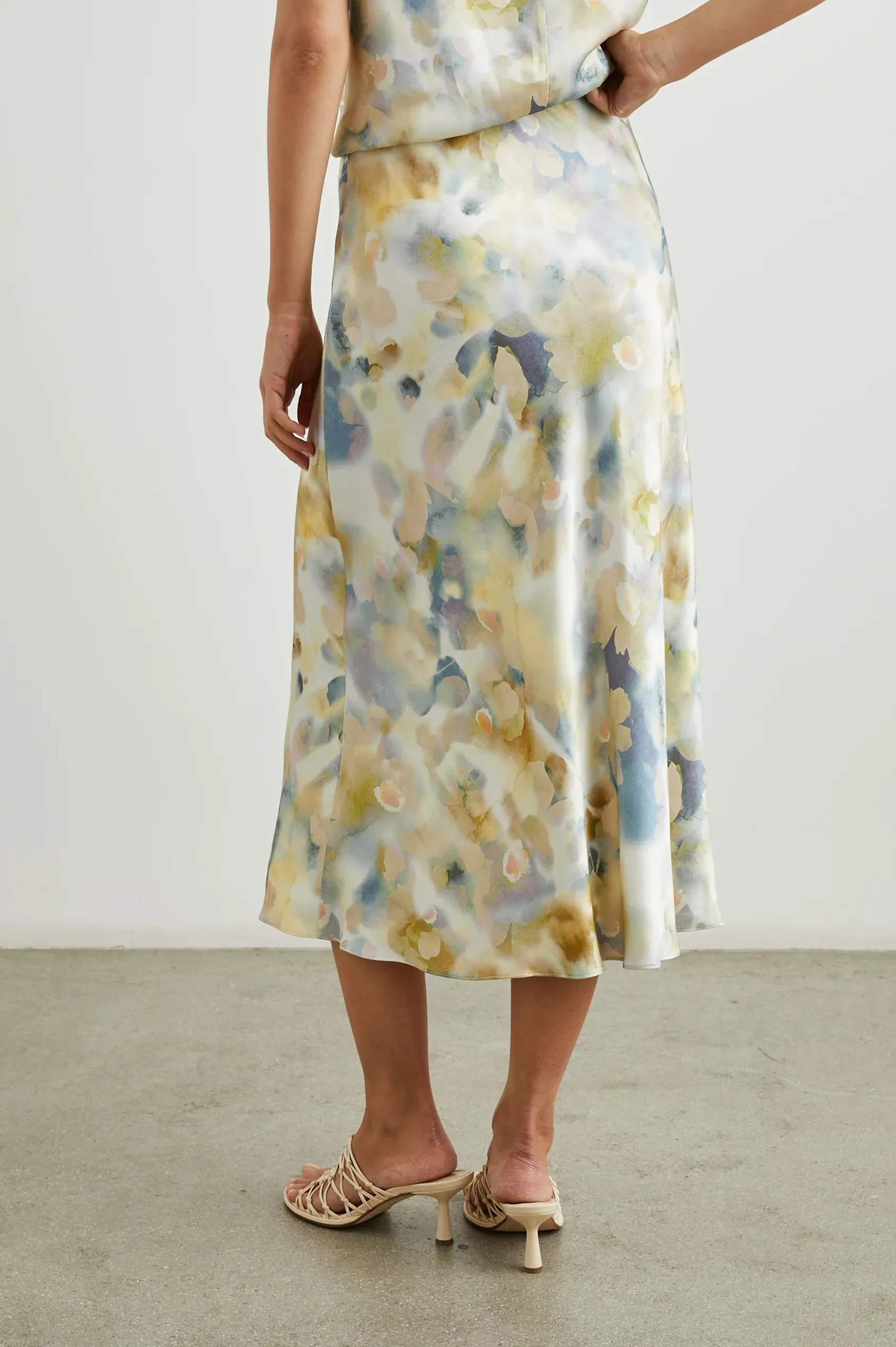 Anya Skirt - Diffused Blossom