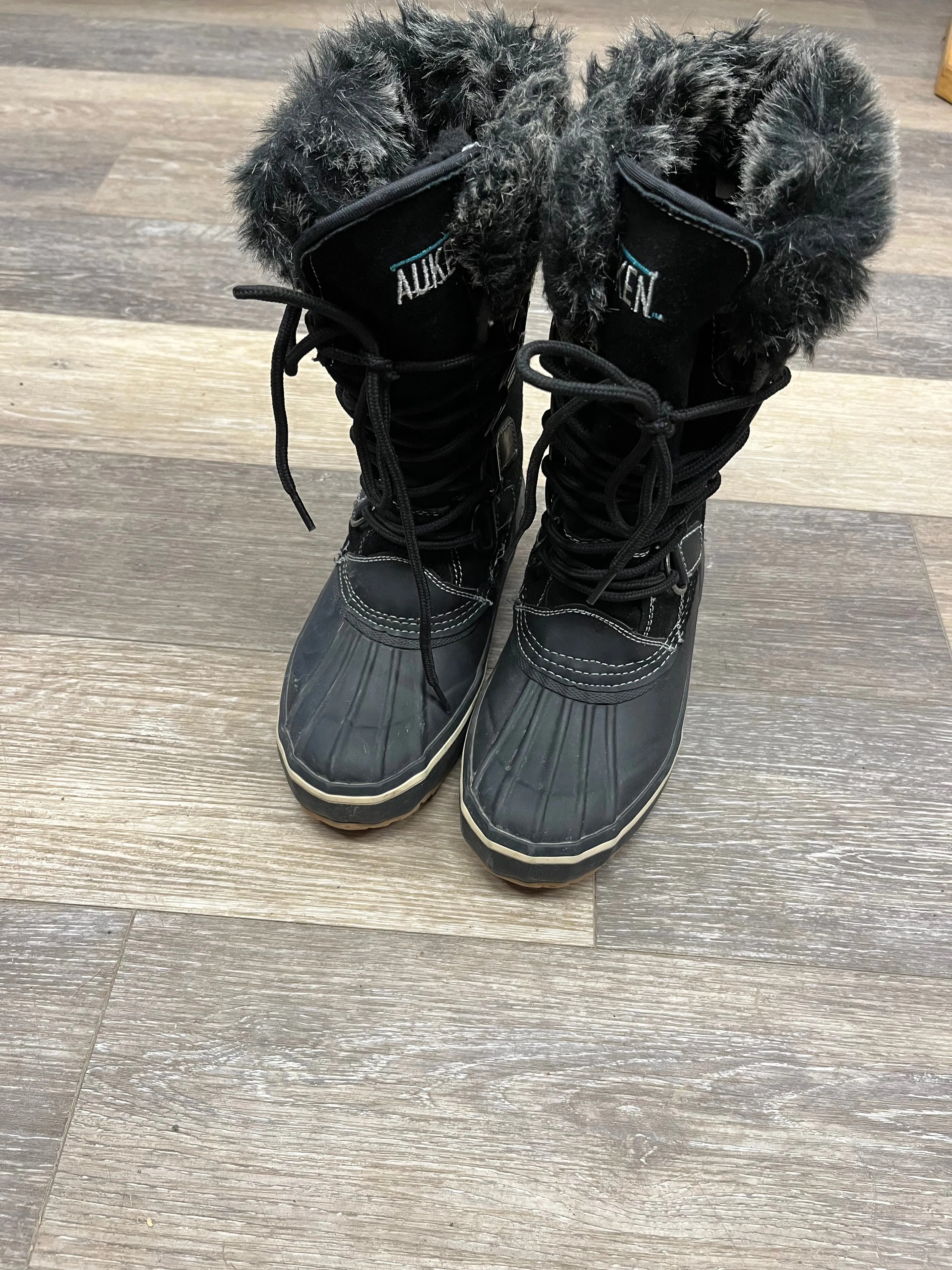 Consignment Auken Winter Boot Sz 6