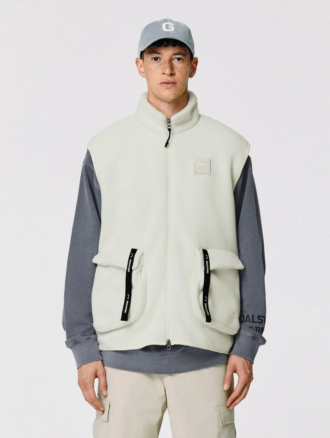 LOGO TAPE MICRO FLEECE VEST-IVORY